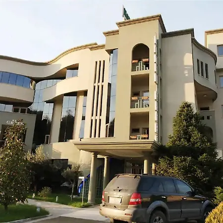 Hotel Green 4* Tirana