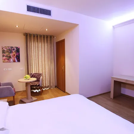 فندق Hotel Green 4*