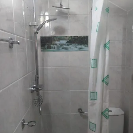 Отель Hotel Green Vaqarr