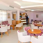 Hotel Green מלון 4*