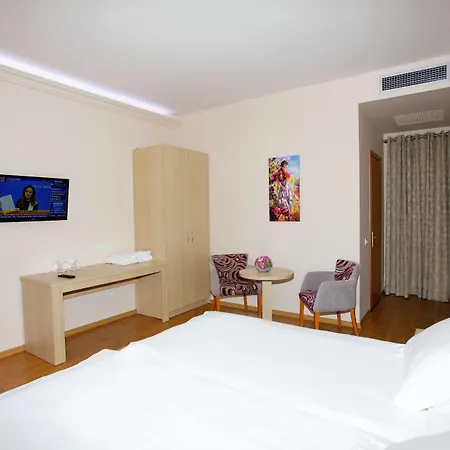 格林酒店 Vasqarr